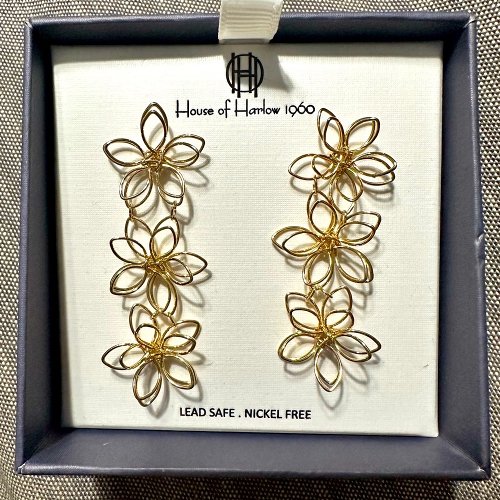 House of Harlow 1960 - Gold flower earrings in beautiful gift box